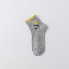 Load image into Gallery viewer, Crown Me Socks