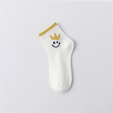 Load image into Gallery viewer, Crown Me Socks